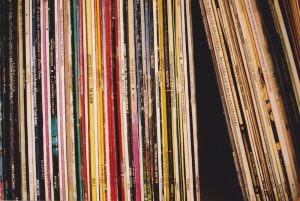 Vinyl-Record-Storage-Ideas-Always-Store-Them-Upright